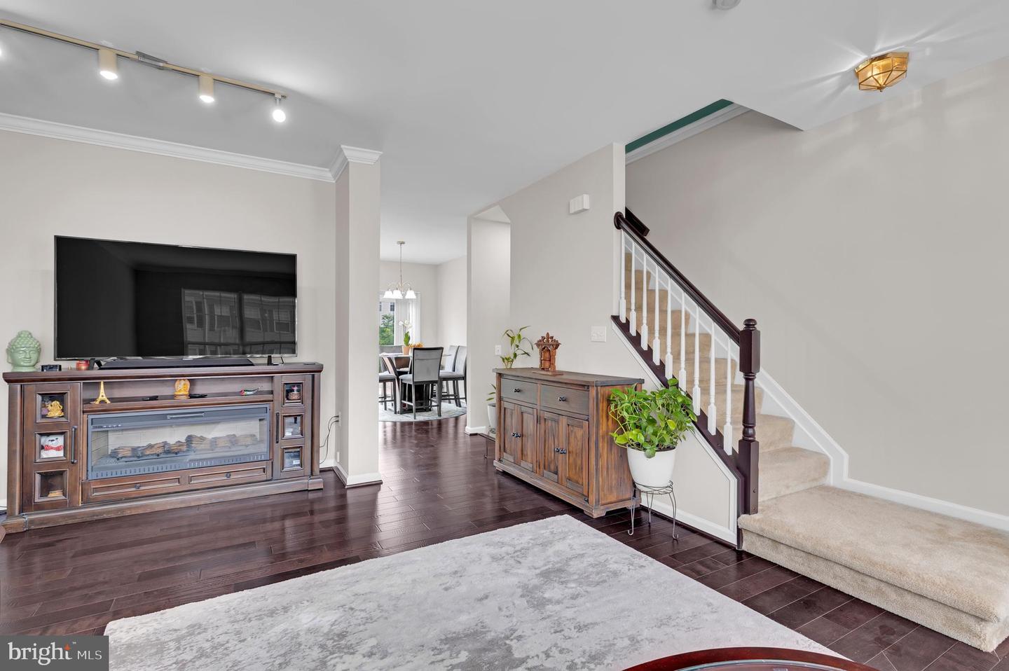 20260 BROOKVIEW SQ, ASHBURN, Virginia 20147, 3 Bedrooms Bedrooms, ,2 BathroomsBathrooms,Residential,For sale,20260 BROOKVIEW SQ,VALO2095202 MLS # VALO2095202