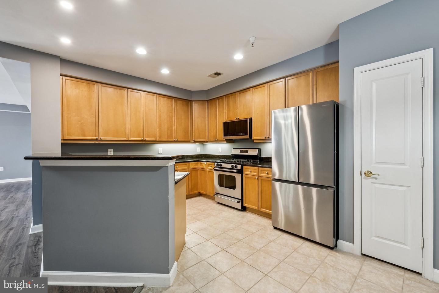 440 BELMONT BAY DR #302, WOODBRIDGE, Virginia 22191, 2 Bedrooms Bedrooms, ,2 BathroomsBathrooms,Residential,For sale,440 BELMONT BAY DR #302,VAPW2093802 MLS # VAPW2093802