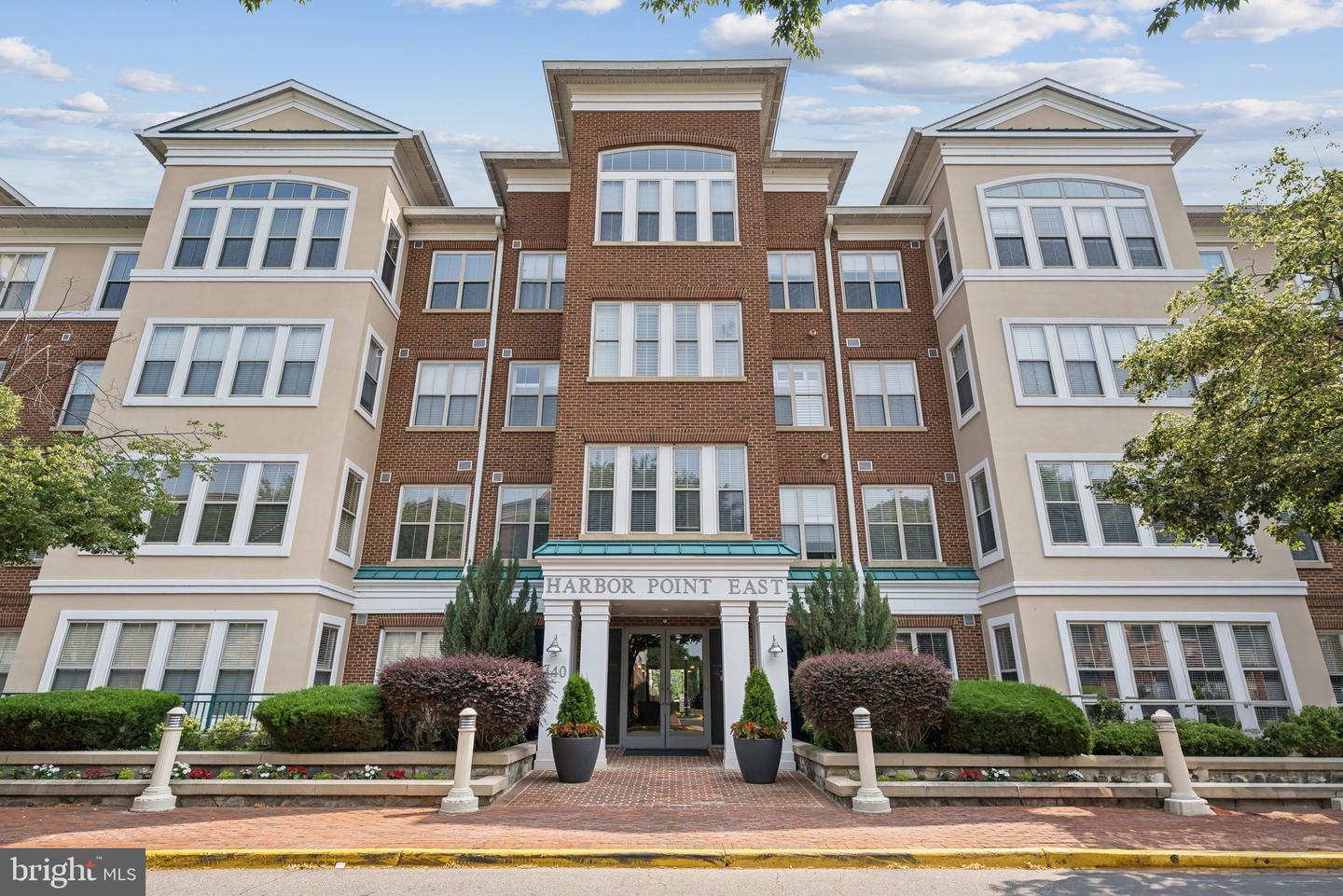 440 BELMONT BAY DR #302, WOODBRIDGE, Virginia 22191, 2 Bedrooms Bedrooms, ,2 BathroomsBathrooms,Residential,For sale,440 BELMONT BAY DR #302,VAPW2093802 MLS # VAPW2093802