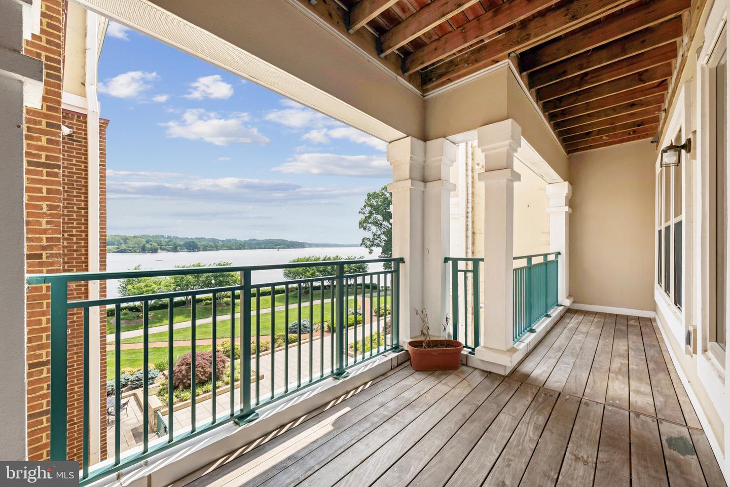 440 BELMONT BAY DR #302, WOODBRIDGE, Virginia 22191, 2 Bedrooms Bedrooms, ,2 BathroomsBathrooms,Residential,For sale,440 BELMONT BAY DR #302,VAPW2093802 MLS # VAPW2093802