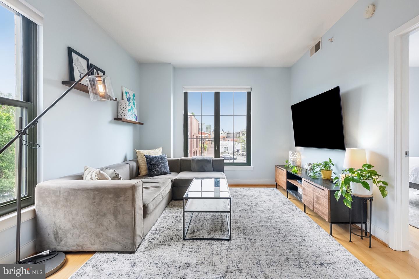 910 M ST NW #310, WASHINGTON, District Of Columbia 20001, 2 Bedrooms Bedrooms, ,2 BathroomsBathrooms,Residential,For sale,910 M ST NW #310,DCDC2199326 MLS # DCDC2199326