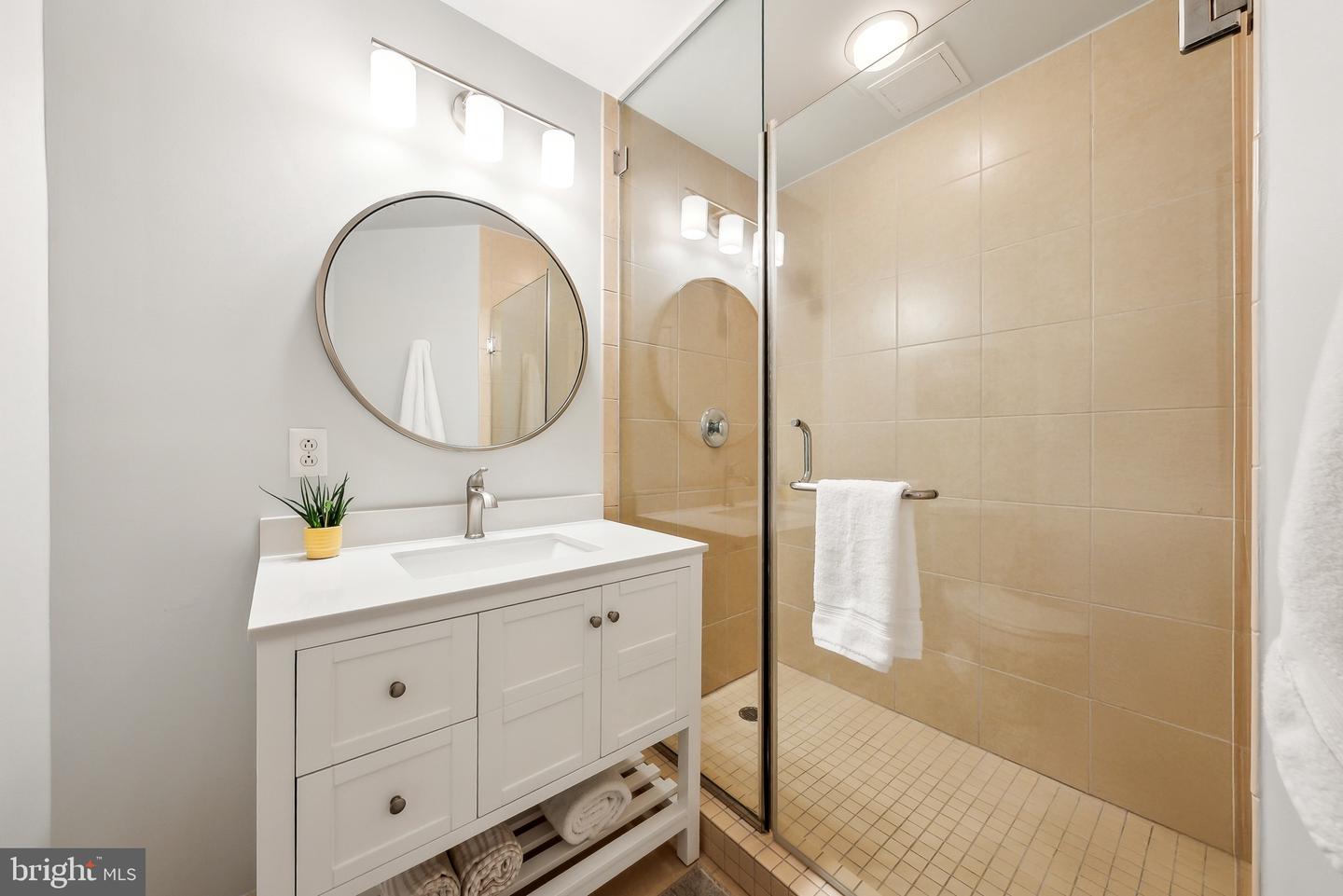 910 M ST NW #310, WASHINGTON, District Of Columbia 20001, 2 Bedrooms Bedrooms, ,2 BathroomsBathrooms,Residential,For sale,910 M ST NW #310,DCDC2199326 MLS # DCDC2199326
