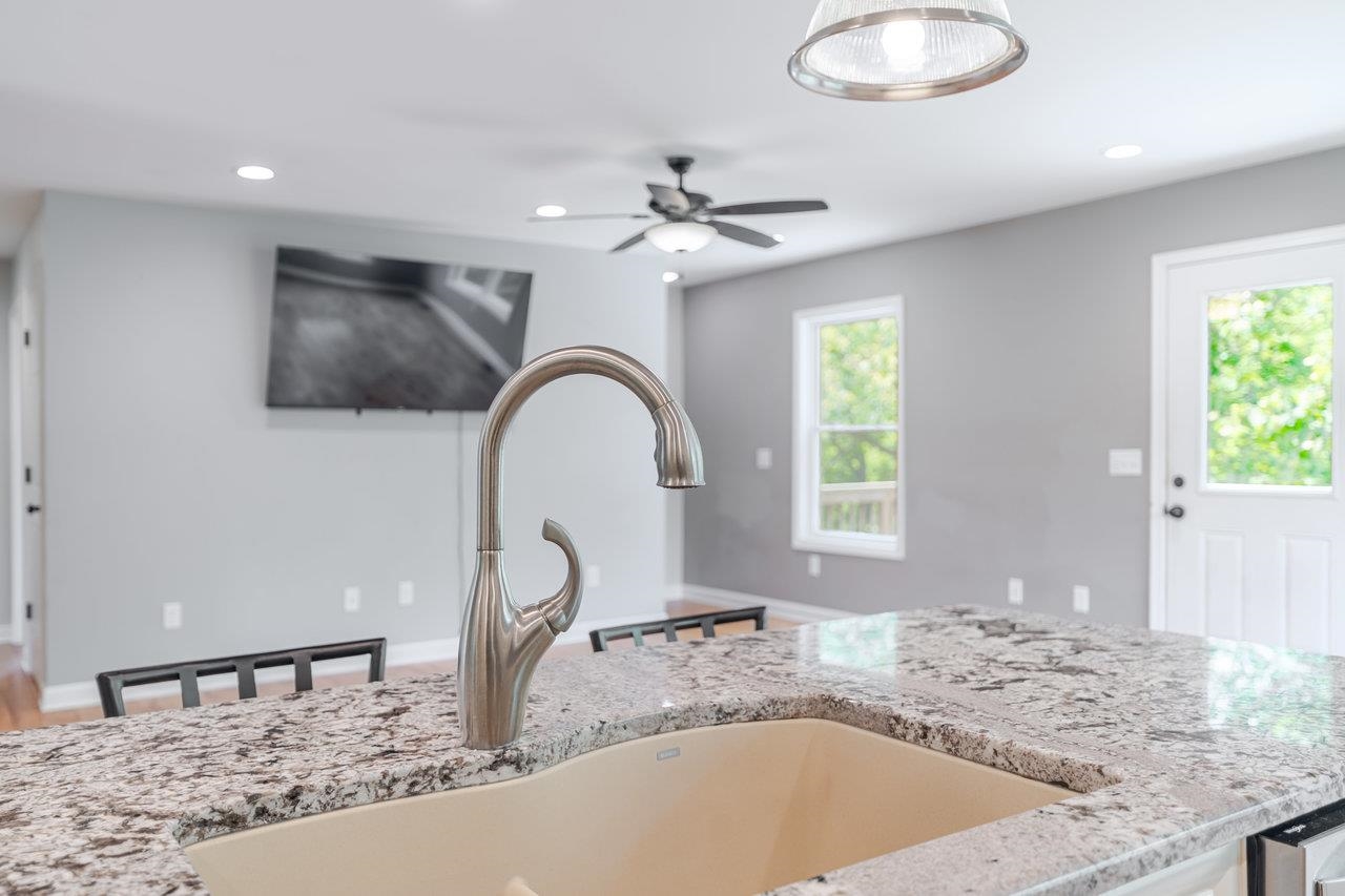 266 LOCUSTDALE LOOP, SHENANDOAH, Virginia 22849, 6 Bedrooms Bedrooms, ,3 BathroomsBathrooms,Residential,266 LOCUSTDALE LOOP,665687 MLS # 665687