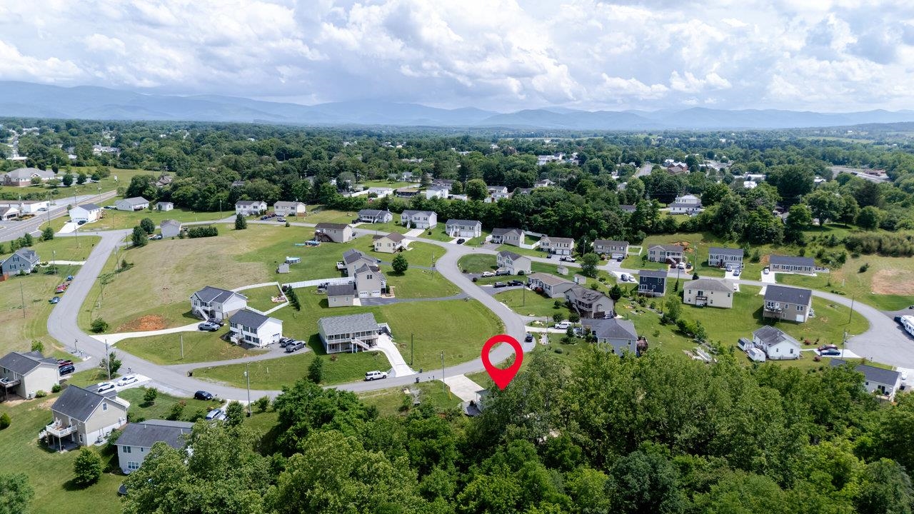 266 LOCUSTDALE LOOP, SHENANDOAH, Virginia 22849, 6 Bedrooms Bedrooms, ,3 BathroomsBathrooms,Residential,266 LOCUSTDALE LOOP,665687 MLS # 665687