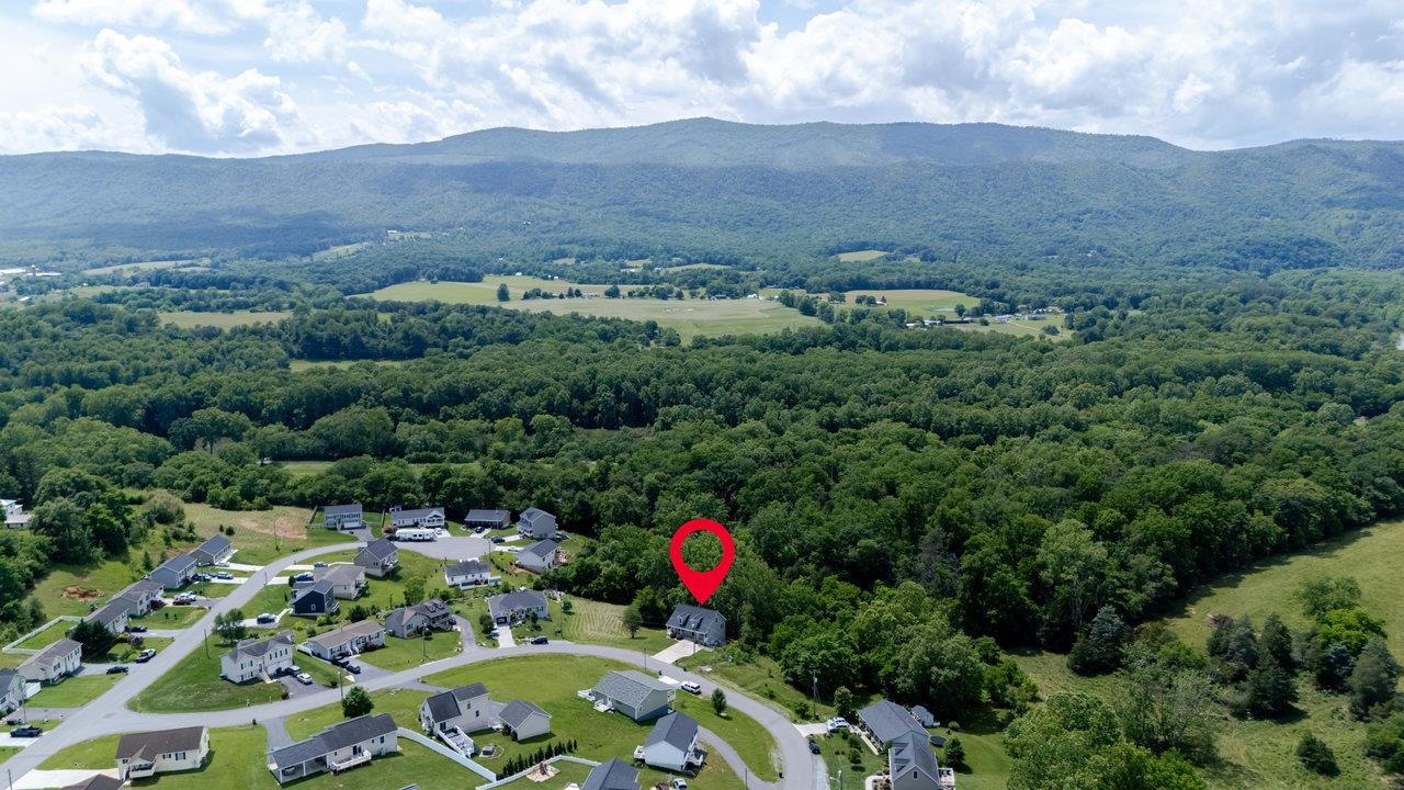 266 LOCUSTDALE LOOP, SHENANDOAH, Virginia 22849, 6 Bedrooms Bedrooms, ,3 BathroomsBathrooms,Residential,266 LOCUSTDALE LOOP,665687 MLS # 665687
