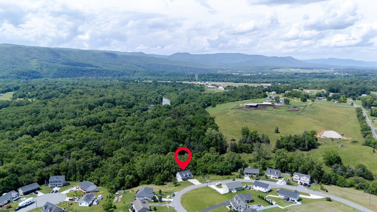 266 LOCUSTDALE LOOP, SHENANDOAH, Virginia 22849, 6 Bedrooms Bedrooms, ,3 BathroomsBathrooms,Residential,266 LOCUSTDALE LOOP,665687 MLS # 665687