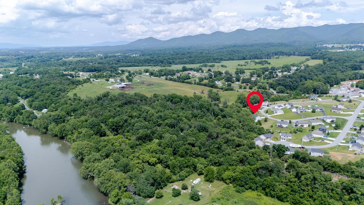 266 LOCUSTDALE LOOP, SHENANDOAH, Virginia 22849, 6 Bedrooms Bedrooms, ,3 BathroomsBathrooms,Residential,266 LOCUSTDALE LOOP,665687 MLS # 665687