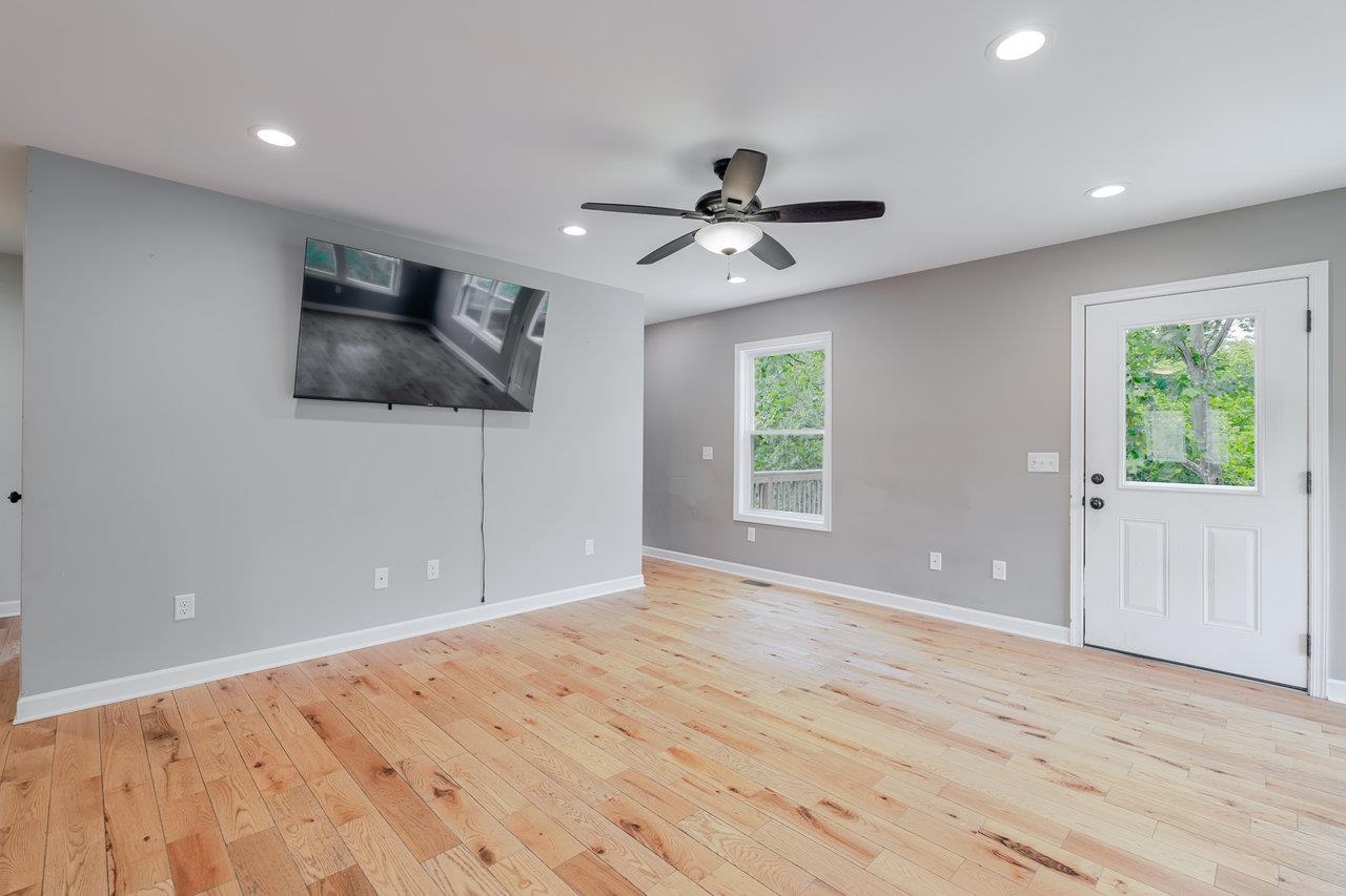 266 LOCUSTDALE LOOP, SHENANDOAH, Virginia 22849, 6 Bedrooms Bedrooms, ,3 BathroomsBathrooms,Residential,266 LOCUSTDALE LOOP,665687 MLS # 665687