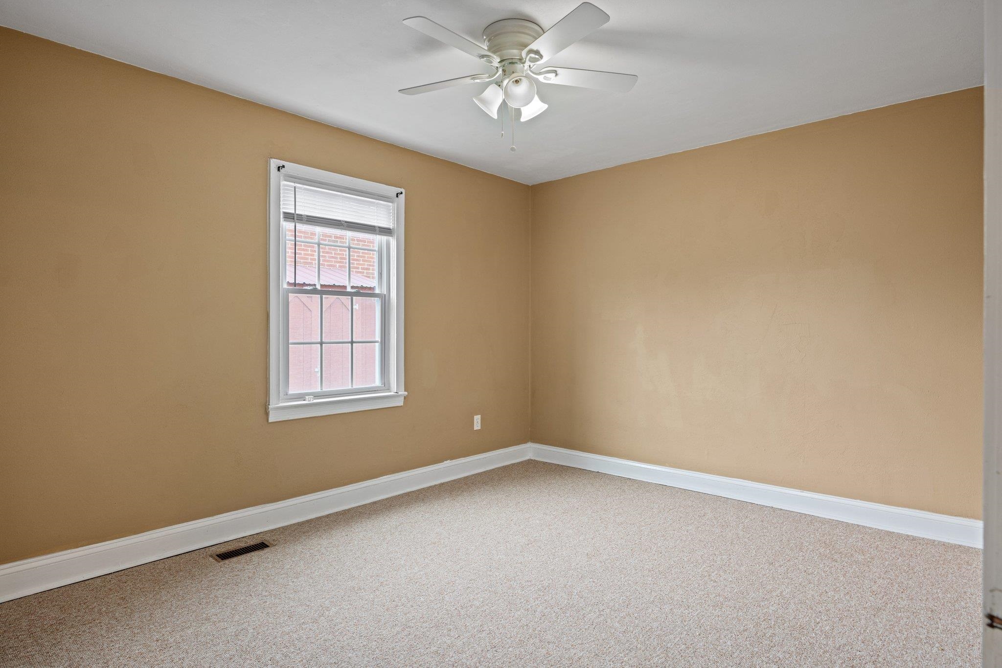 475 HARTMAN DR, HARRISONBURG, Virginia 22802, 3 Bedrooms Bedrooms, ,2 BathroomsBathrooms,Residential,475 HARTMAN DR,665701 MLS # 665701