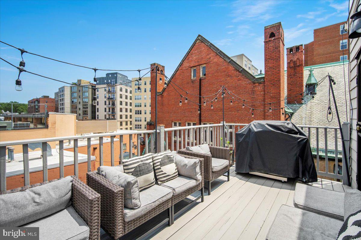 1407 15TH ST NW #4, WASHINGTON, District Of Columbia 20005, 2 Bedrooms Bedrooms, ,2 BathroomsBathrooms,Residential,For sale,1407 15TH ST NW #4,DCDC2199688 MLS # DCDC2199688