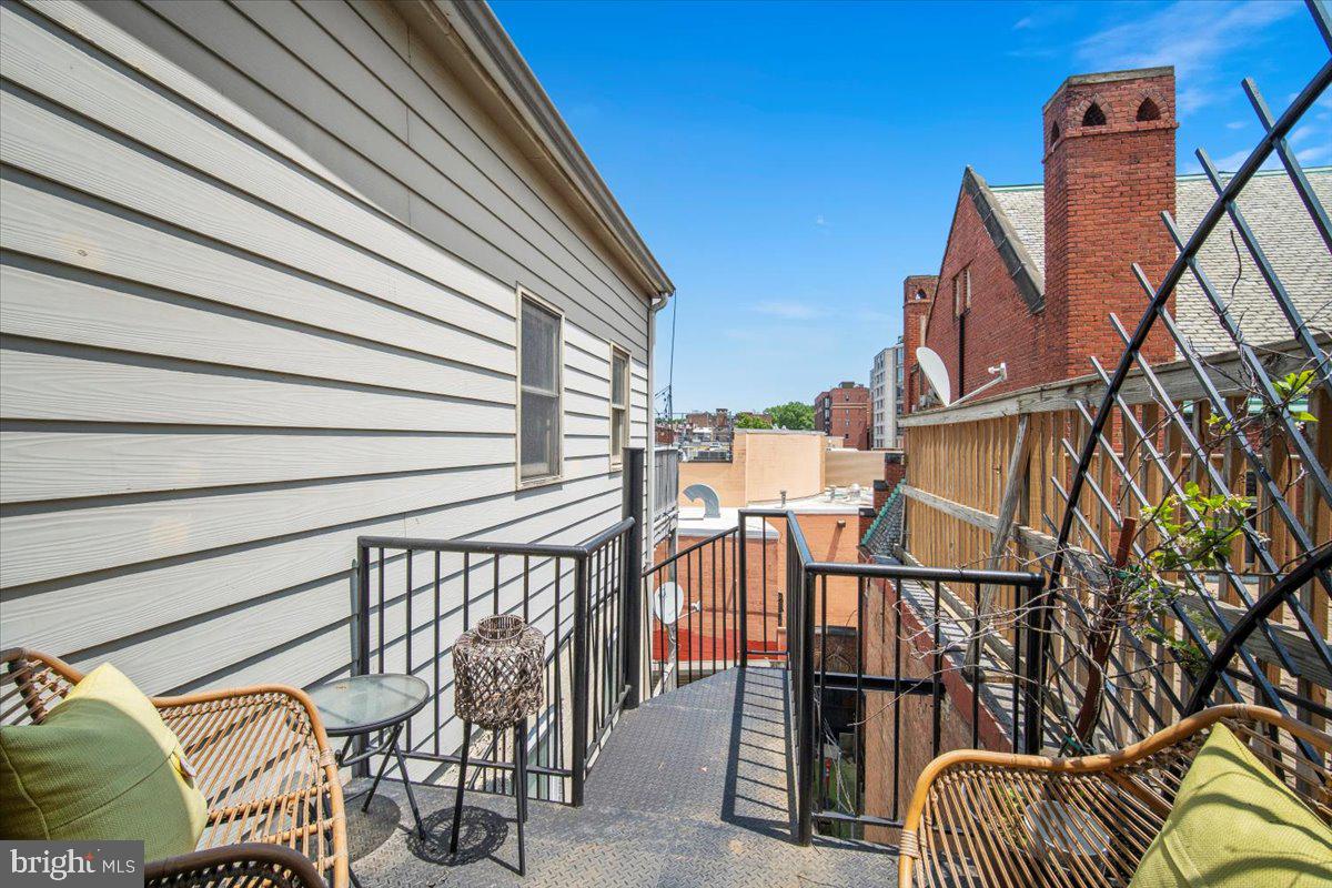 1407 15TH ST NW #4, WASHINGTON, District Of Columbia 20005, 2 Bedrooms Bedrooms, ,2 BathroomsBathrooms,Residential,For sale,1407 15TH ST NW #4,DCDC2199688 MLS # DCDC2199688