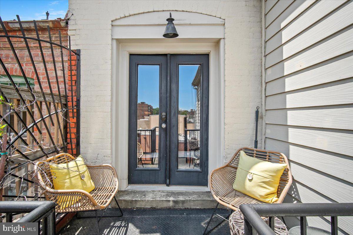 1407 15TH ST NW #4, WASHINGTON, District Of Columbia 20005, 2 Bedrooms Bedrooms, ,2 BathroomsBathrooms,Residential,For sale,1407 15TH ST NW #4,DCDC2199688 MLS # DCDC2199688