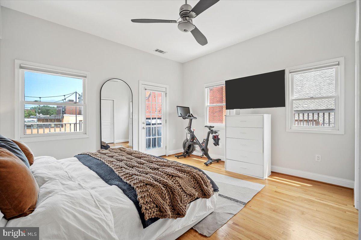 1407 15TH ST NW #4, WASHINGTON, District Of Columbia 20005, 2 Bedrooms Bedrooms, ,2 BathroomsBathrooms,Residential,For sale,1407 15TH ST NW #4,DCDC2199688 MLS # DCDC2199688