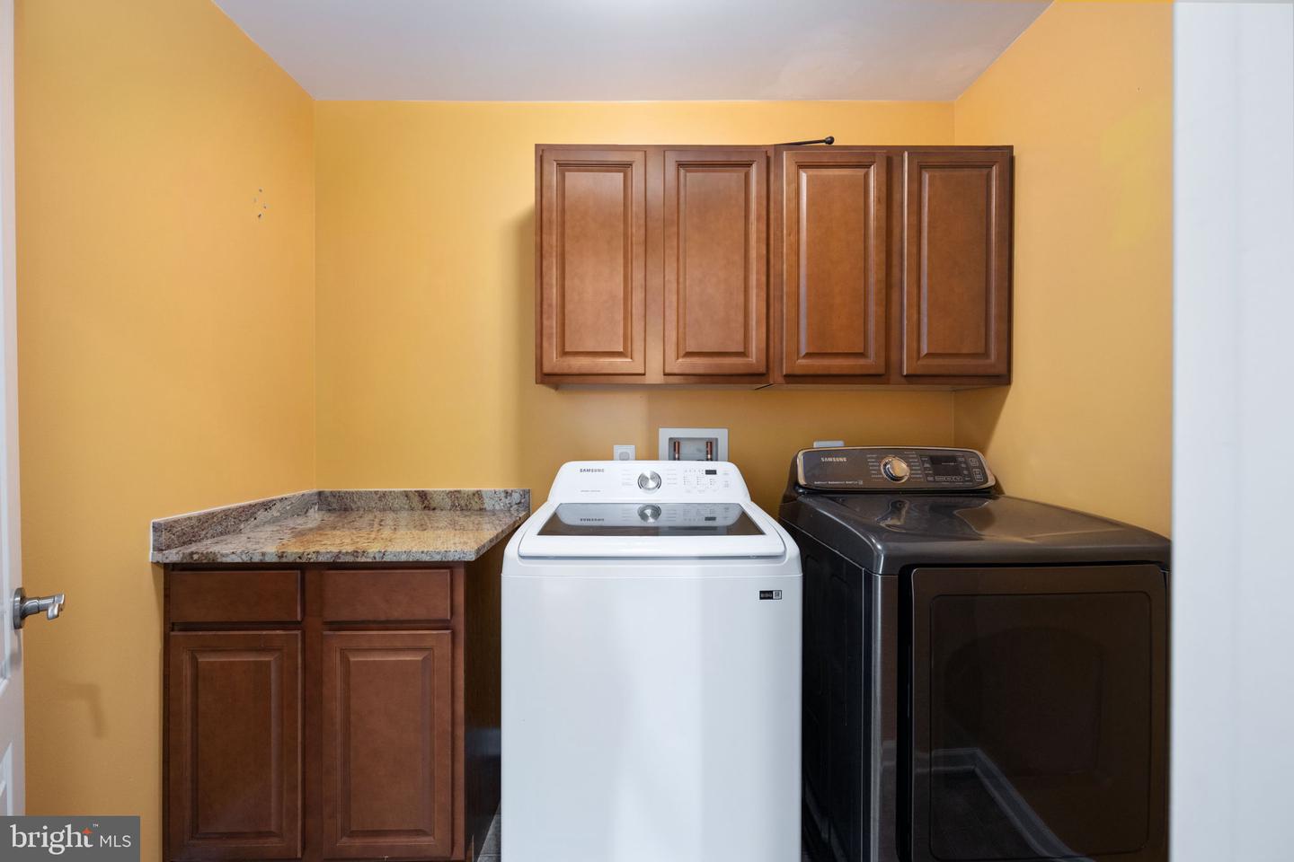 6 IVY SPRING LN, FREDERICKSBURG, Virginia 22406, 6 Bedrooms Bedrooms, ,3 BathroomsBathrooms,Residential,For sale,6 IVY SPRING LN,VAST2038672 MLS # VAST2038672