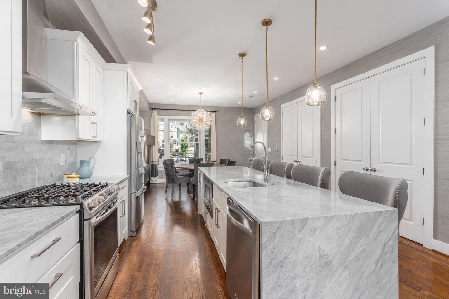 3811 NEW HAMPSHIRE AVE NW #1, WASHINGTON, District Of Columbia 20011, 2 Bedrooms Bedrooms, ,2 BathroomsBathrooms,Residential,For sale,3811 NEW HAMPSHIRE AVE NW #1,DCDC2199954 MLS # DCDC2199954