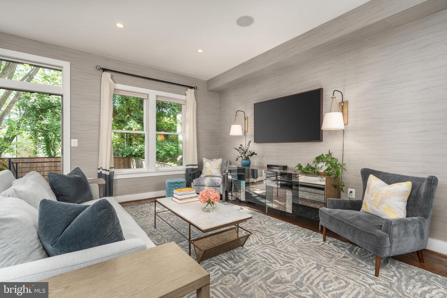 3811 NEW HAMPSHIRE AVE NW #1, WASHINGTON, District Of Columbia 20011, 2 Bedrooms Bedrooms, ,2 BathroomsBathrooms,Residential,For sale,3811 NEW HAMPSHIRE AVE NW #1,DCDC2199954 MLS # DCDC2199954