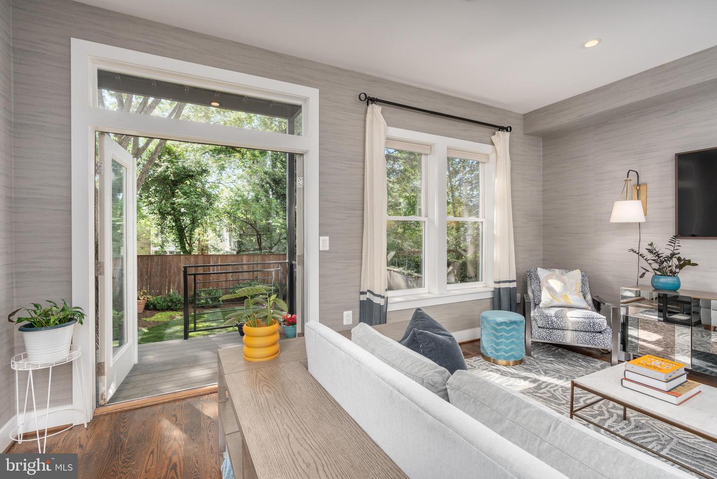 3811 NEW HAMPSHIRE AVE NW #1, WASHINGTON, District Of Columbia 20011, 2 Bedrooms Bedrooms, ,2 BathroomsBathrooms,Residential,For sale,3811 NEW HAMPSHIRE AVE NW #1,DCDC2199954 MLS # DCDC2199954