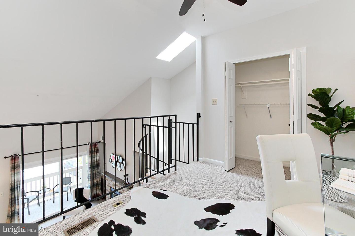 6913-B SANDRA MARIE CIR #B, ALEXANDRIA, Virginia 22310, 2 Bedrooms Bedrooms, ,2 BathroomsBathrooms,Residential,For sale,6913-B SANDRA MARIE CIR #B,VAFX2240272 MLS # VAFX2240272