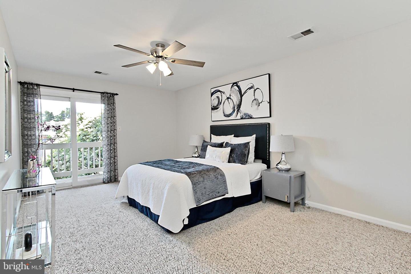 6913-B SANDRA MARIE CIR #B, ALEXANDRIA, Virginia 22310, 2 Bedrooms Bedrooms, ,2 BathroomsBathrooms,Residential,For sale,6913-B SANDRA MARIE CIR #B,VAFX2240272 MLS # VAFX2240272