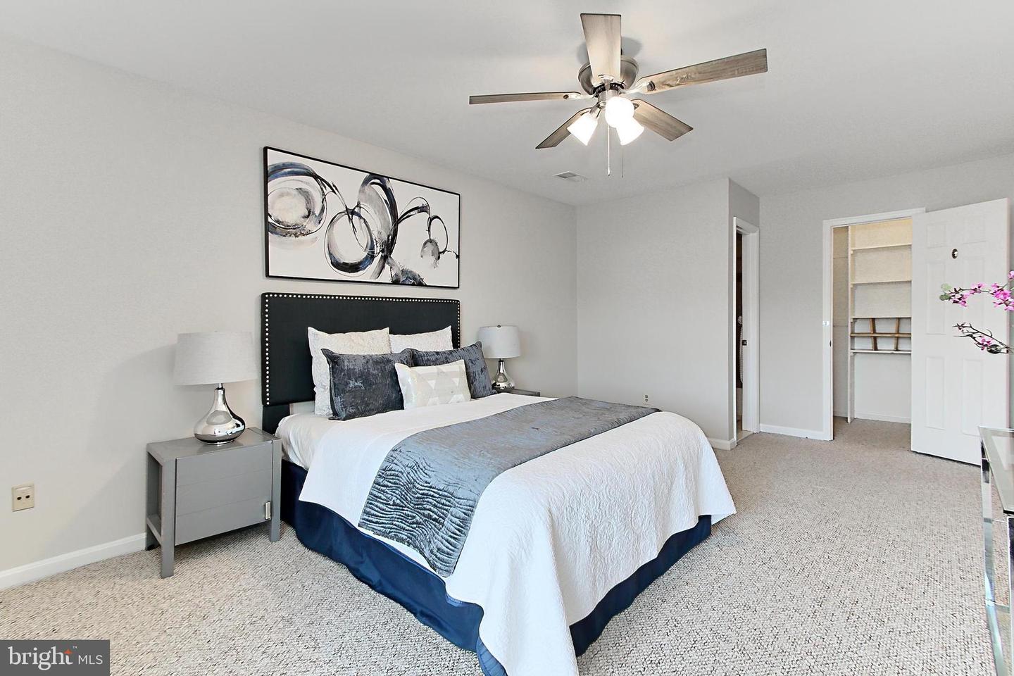 6913-B SANDRA MARIE CIR #B, ALEXANDRIA, Virginia 22310, 2 Bedrooms Bedrooms, ,2 BathroomsBathrooms,Residential,For sale,6913-B SANDRA MARIE CIR #B,VAFX2240272 MLS # VAFX2240272