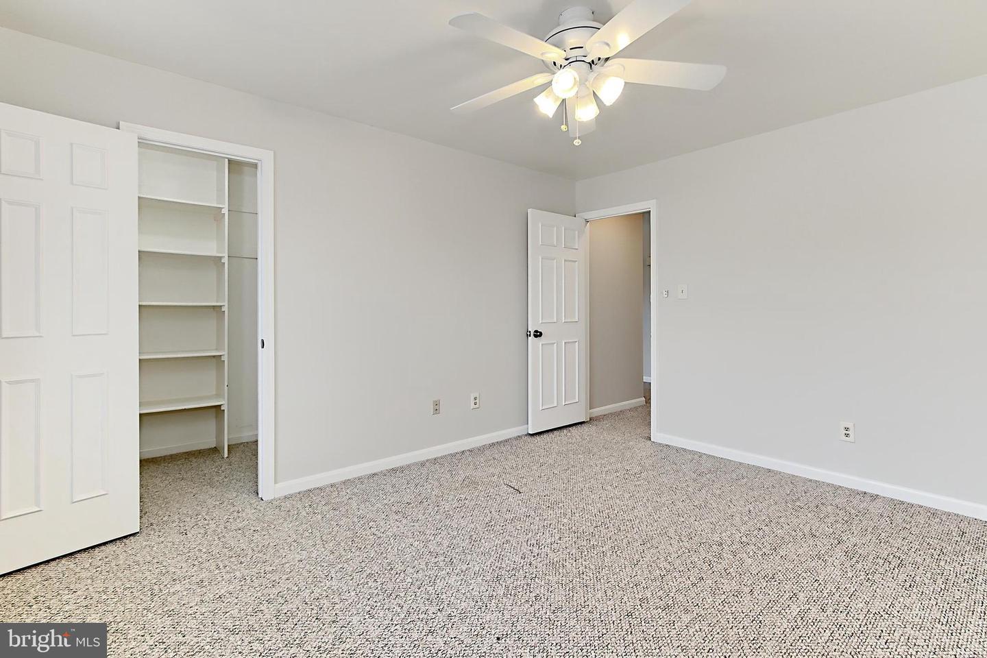 6913-B SANDRA MARIE CIR #B, ALEXANDRIA, Virginia 22310, 2 Bedrooms Bedrooms, ,2 BathroomsBathrooms,Residential,For sale,6913-B SANDRA MARIE CIR #B,VAFX2240272 MLS # VAFX2240272