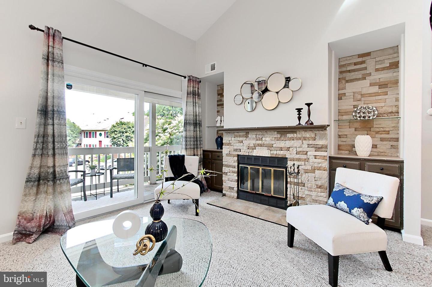 6913-B SANDRA MARIE CIR #B, ALEXANDRIA, Virginia 22310, 2 Bedrooms Bedrooms, ,2 BathroomsBathrooms,Residential,For sale,6913-B SANDRA MARIE CIR #B,VAFX2240272 MLS # VAFX2240272