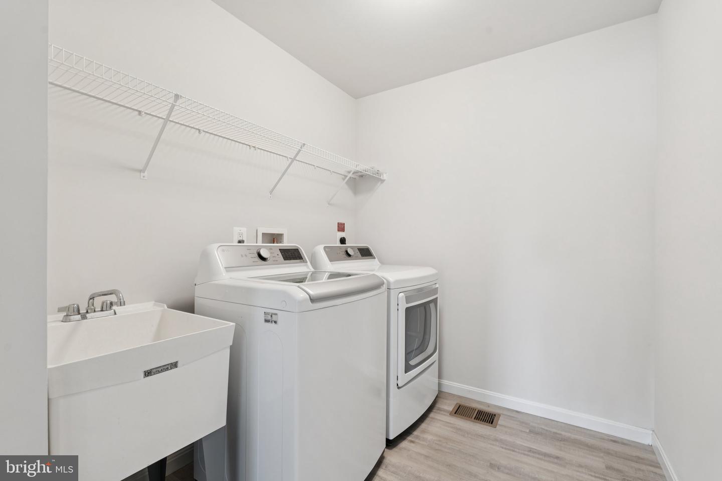 106 POE DR, WINCHESTER, Virginia 22602, 4 Bedrooms Bedrooms, ,3 BathroomsBathrooms,Residential,For sale,106 POE DR,VAFV2034092 MLS # VAFV2034092