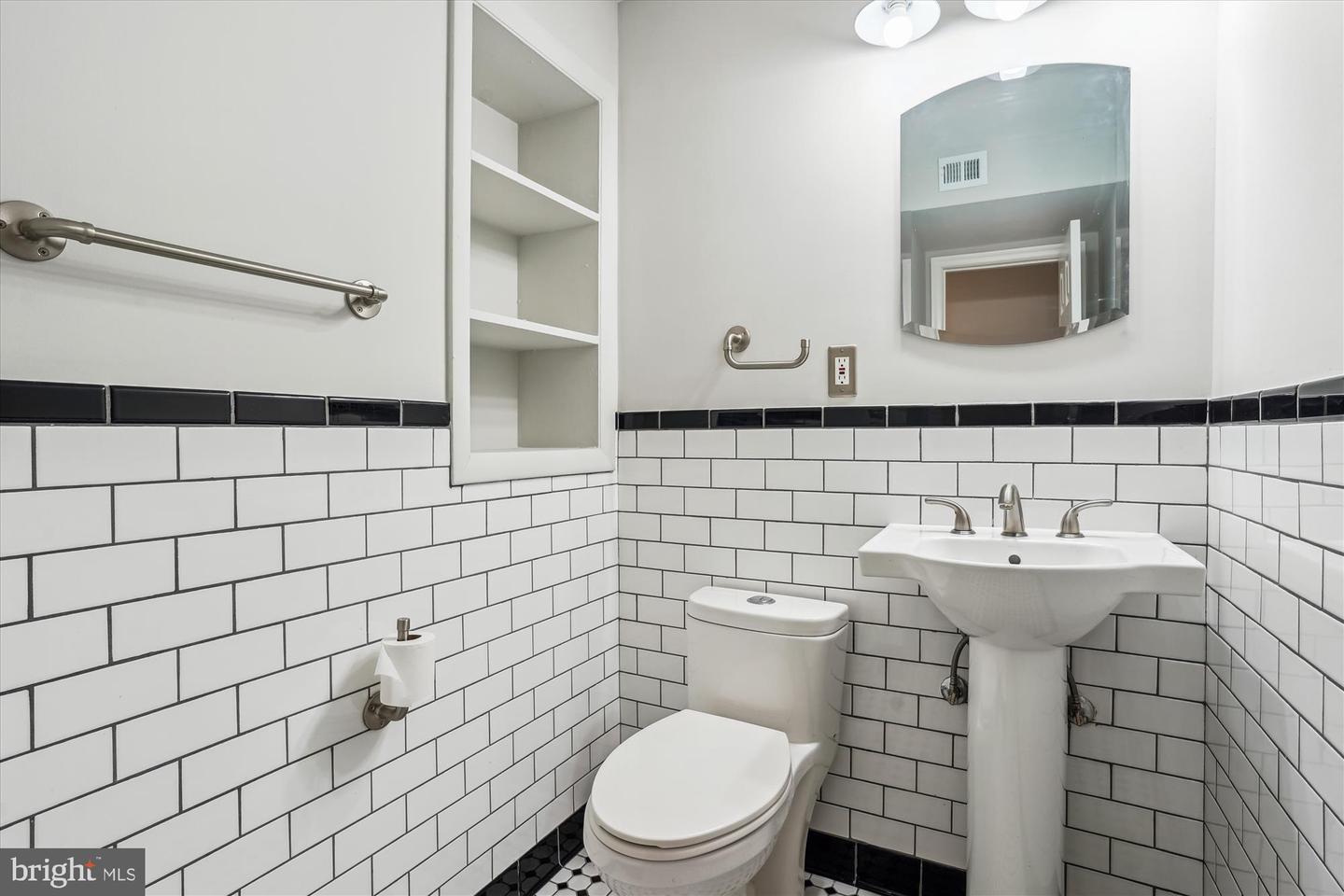 214 PARK TERRACE CT SE #88, VIENNA, Virginia 22180, 3 Bedrooms Bedrooms, ,1 BathroomBathrooms,Residential,For sale,214 PARK TERRACE CT SE #88,VAFX2240932 MLS # VAFX2240932