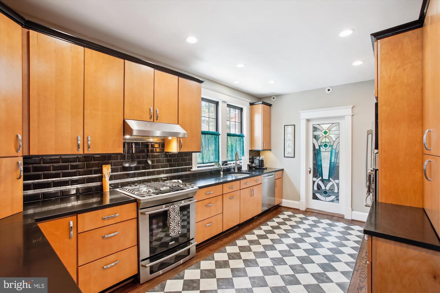 5240 COLORADO AVE NW, WASHINGTON, District Of Columbia 20011, 4 Bedrooms Bedrooms, ,2 BathroomsBathrooms,Residential,For sale,5240 COLORADO AVE NW,DCDC2200662 MLS # DCDC2200662
