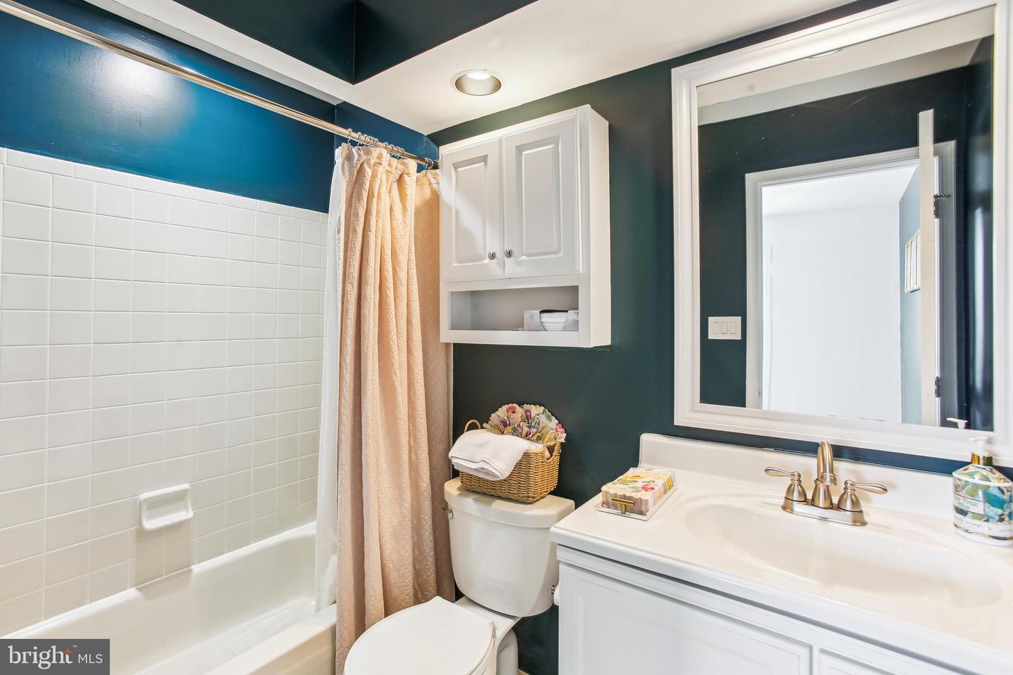 44007 KITTS HILL TER, ASHBURN, Virginia 20147, 3 Bedrooms Bedrooms, 7 Rooms Rooms,3 BathroomsBathrooms,Residential,For sale,44007 KITTS HILL TER,VALO2096536 MLS # VALO2096536