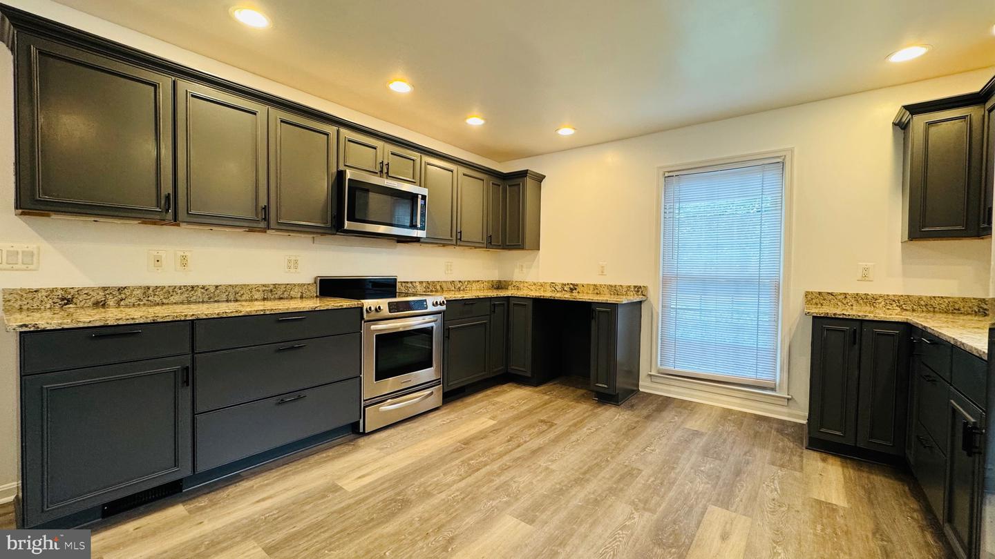 2015 SOAPSTONE DR, RESTON, Virginia 20191, 4 Bedrooms Bedrooms, ,4 BathroomsBathrooms,Residential,For sale,2015 SOAPSTONE DR,VAFX2241056 MLS # VAFX2241056
