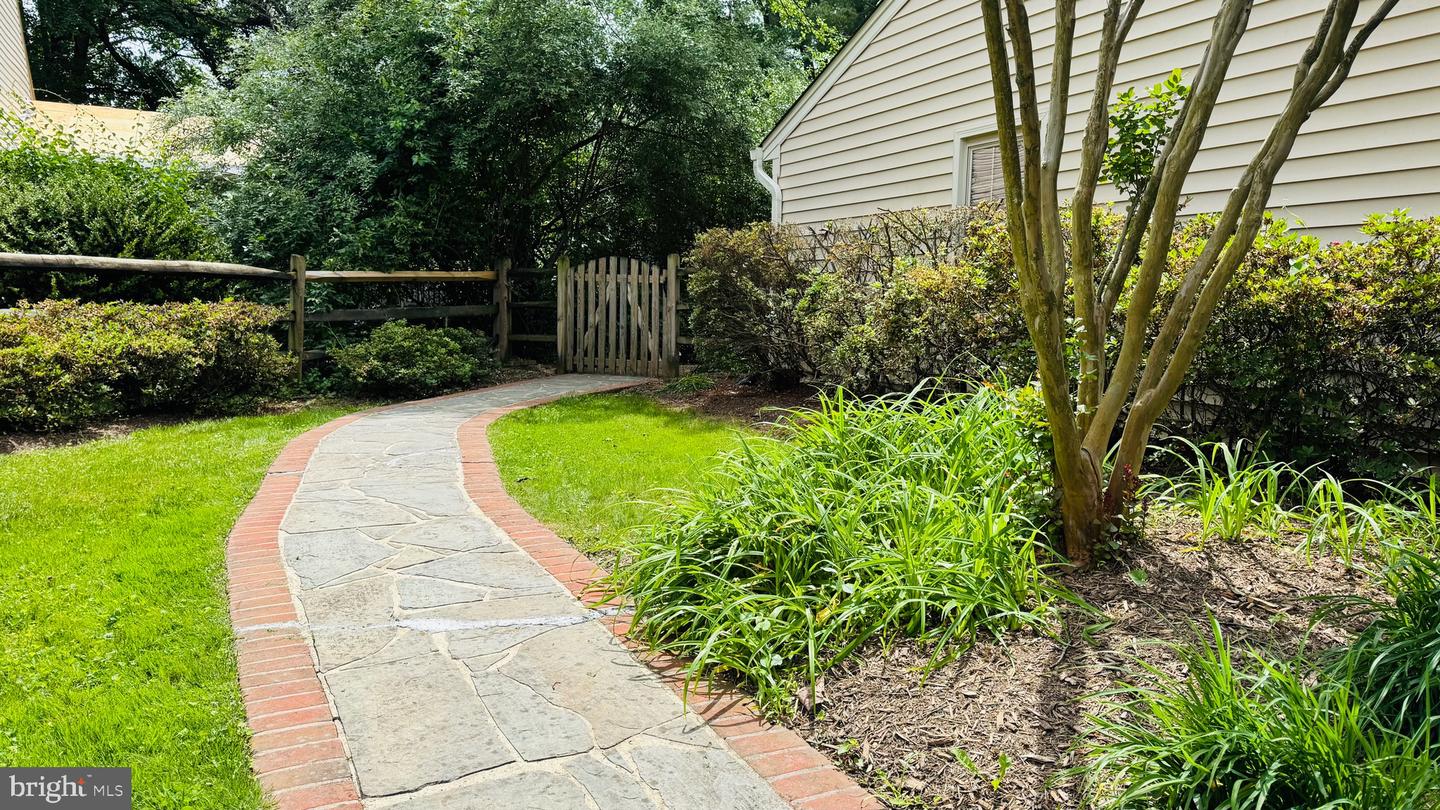 2015 SOAPSTONE DR, RESTON, Virginia 20191, 4 Bedrooms Bedrooms, ,4 BathroomsBathrooms,Residential,For sale,2015 SOAPSTONE DR,VAFX2241056 MLS # VAFX2241056