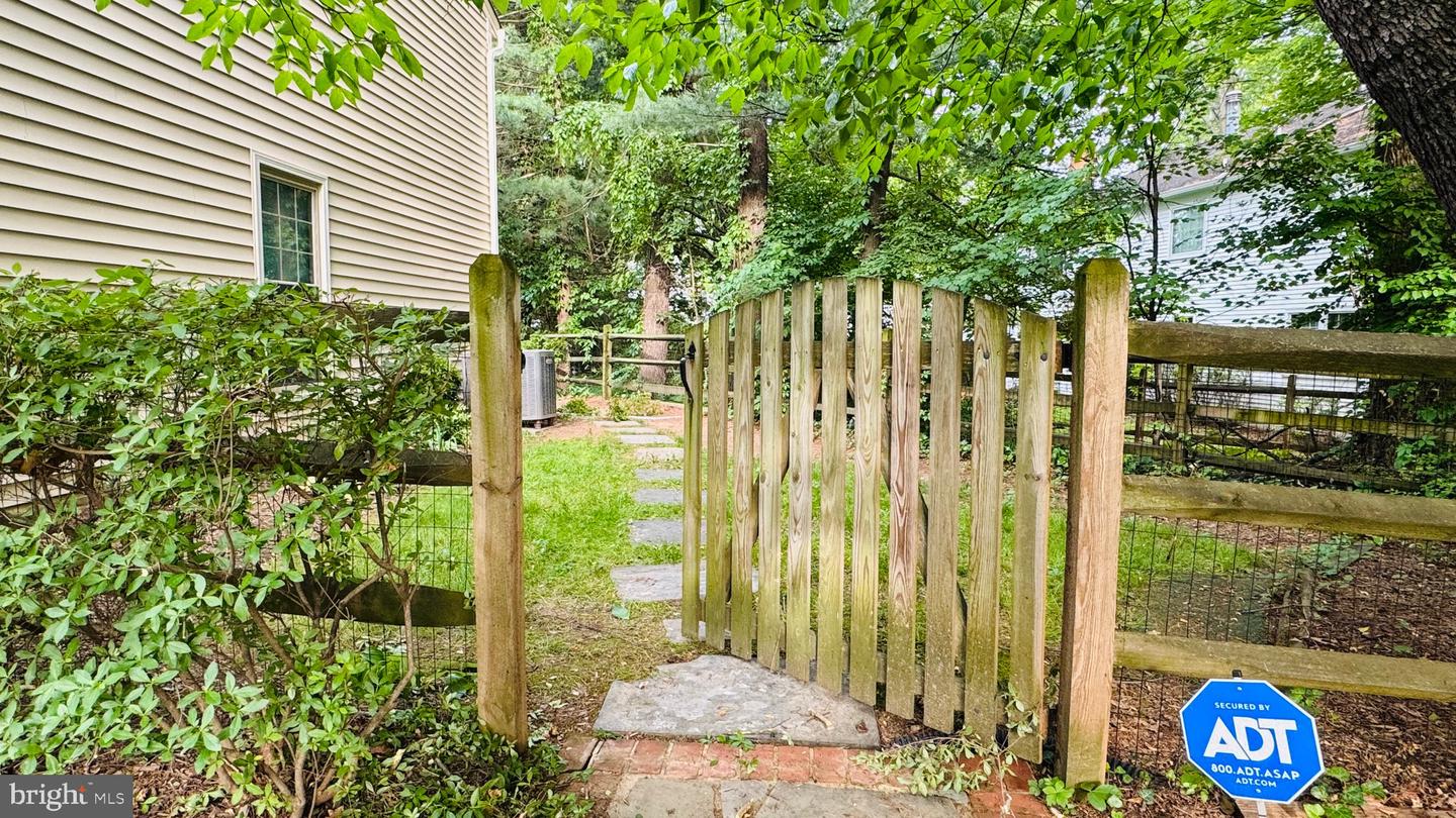 2015 SOAPSTONE DR, RESTON, Virginia 20191, 4 Bedrooms Bedrooms, ,4 BathroomsBathrooms,Residential,For sale,2015 SOAPSTONE DR,VAFX2241056 MLS # VAFX2241056