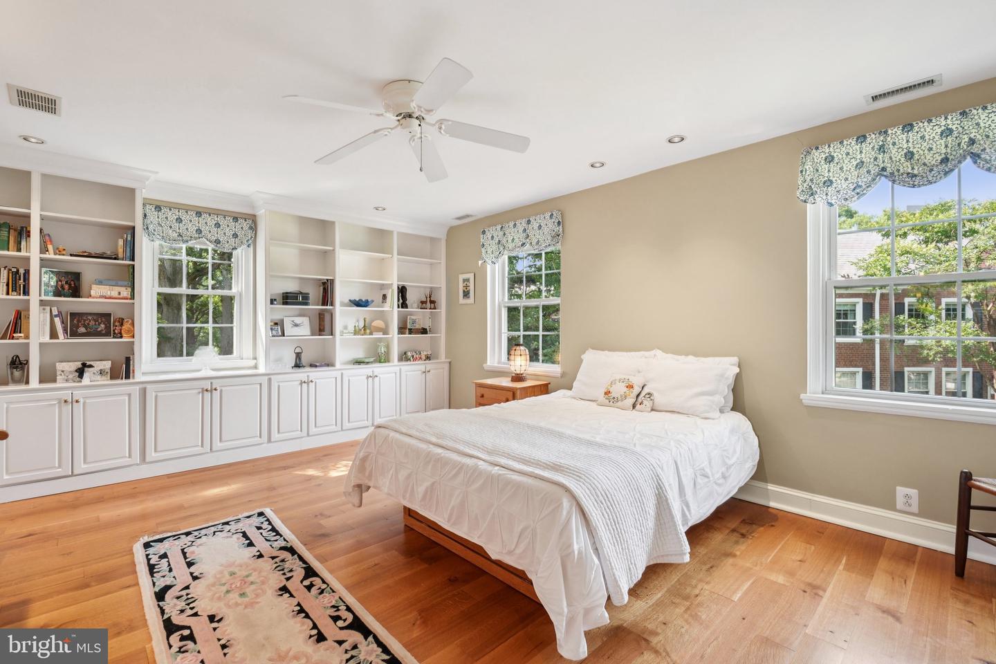 2862 S BUCHANAN ST S #B2, ARLINGTON, Virginia 22206, 3 Bedrooms Bedrooms, ,2 BathroomsBathrooms,Residential,For sale,2862 S BUCHANAN ST S #B2,VAAR2057540 MLS # VAAR2057540