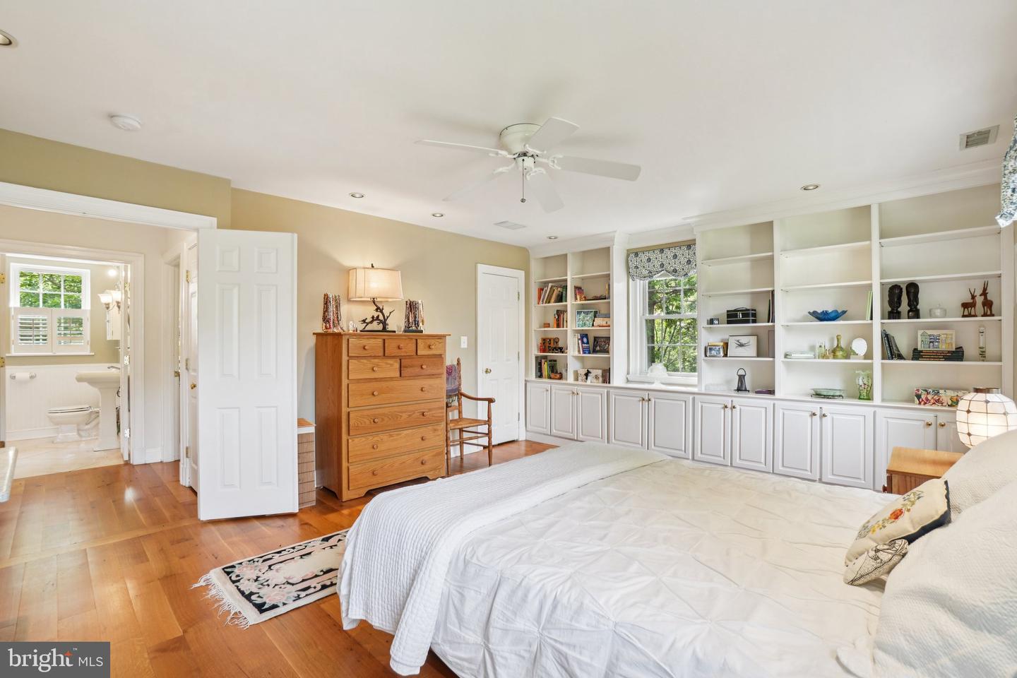 2862 S BUCHANAN ST S #B2, ARLINGTON, Virginia 22206, 3 Bedrooms Bedrooms, ,2 BathroomsBathrooms,Residential,For sale,2862 S BUCHANAN ST S #B2,VAAR2057540 MLS # VAAR2057540