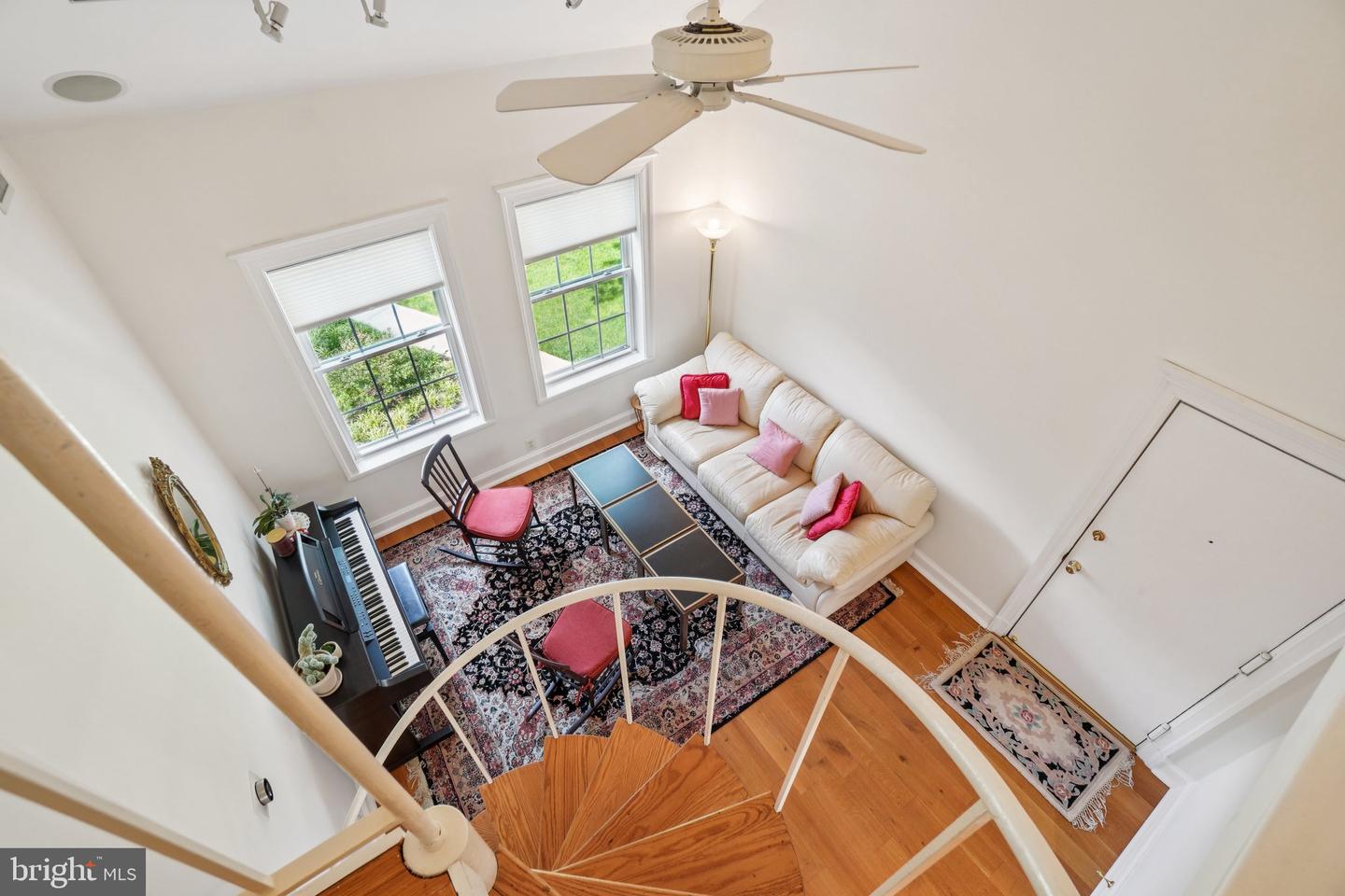 2862 S BUCHANAN ST S #B2, ARLINGTON, Virginia 22206, 3 Bedrooms Bedrooms, ,2 BathroomsBathrooms,Residential,For sale,2862 S BUCHANAN ST S #B2,VAAR2057540 MLS # VAAR2057540