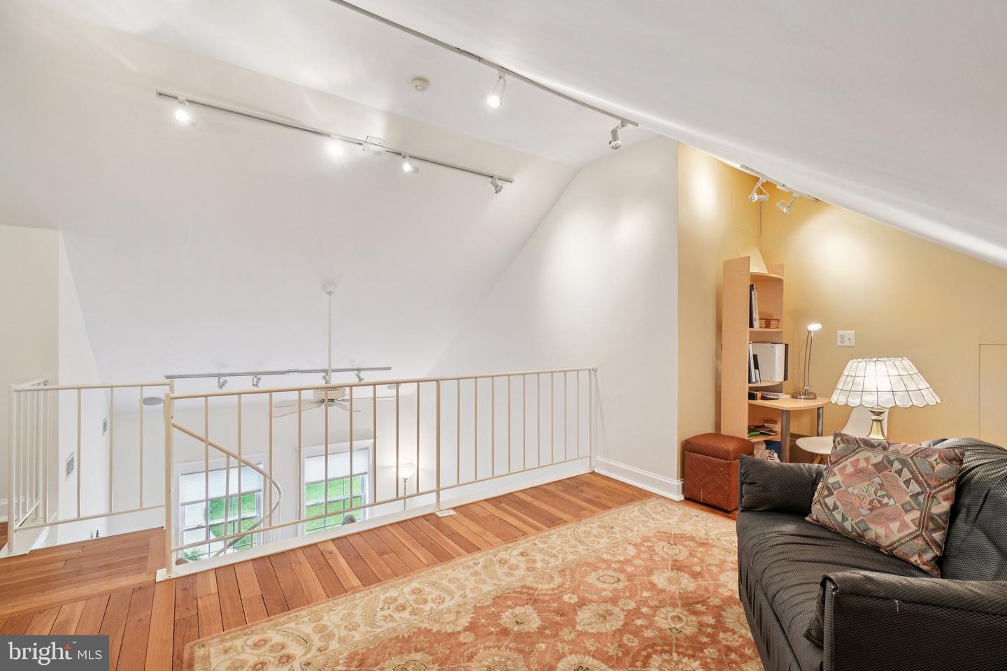 2862 S BUCHANAN ST S #B2, ARLINGTON, Virginia 22206, 3 Bedrooms Bedrooms, ,2 BathroomsBathrooms,Residential,For sale,2862 S BUCHANAN ST S #B2,VAAR2057540 MLS # VAAR2057540