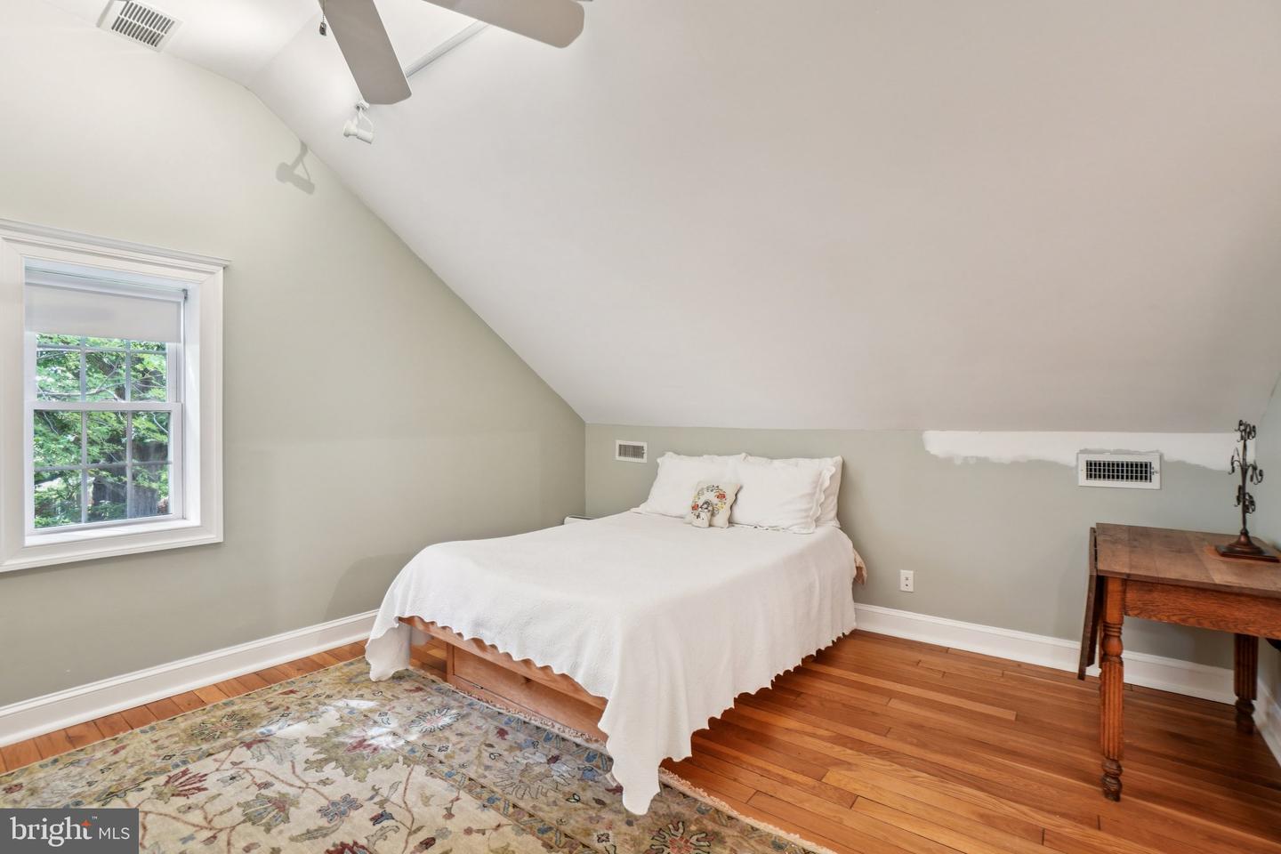 2862 S BUCHANAN ST S #B2, ARLINGTON, Virginia 22206, 3 Bedrooms Bedrooms, ,2 BathroomsBathrooms,Residential,For sale,2862 S BUCHANAN ST S #B2,VAAR2057540 MLS # VAAR2057540