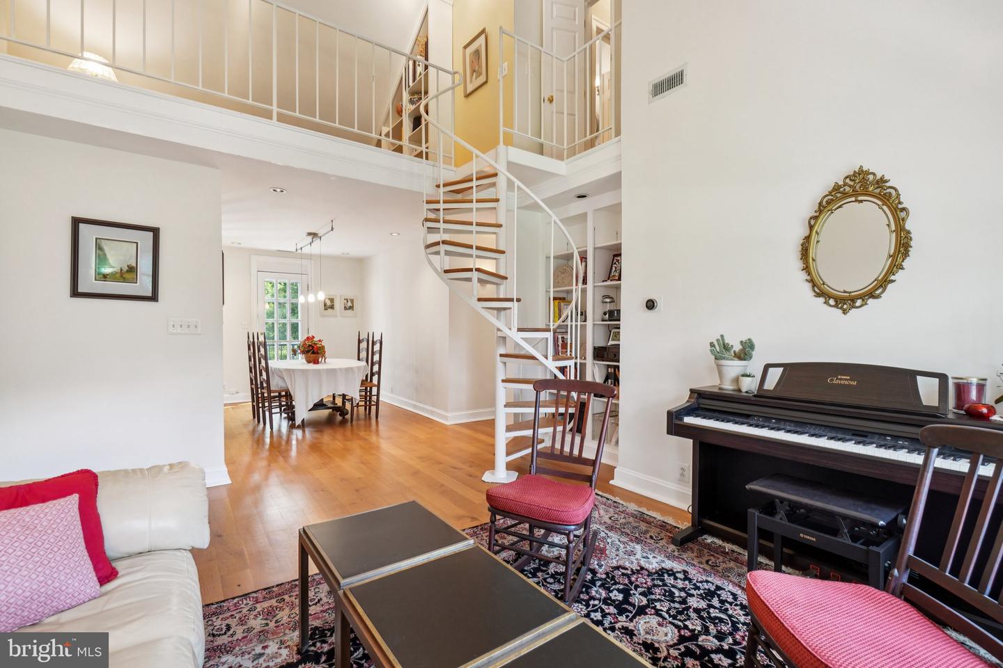 2862 S BUCHANAN ST S #B2, ARLINGTON, Virginia 22206, 3 Bedrooms Bedrooms, ,2 BathroomsBathrooms,Residential,For sale,2862 S BUCHANAN ST S #B2,VAAR2057540 MLS # VAAR2057540