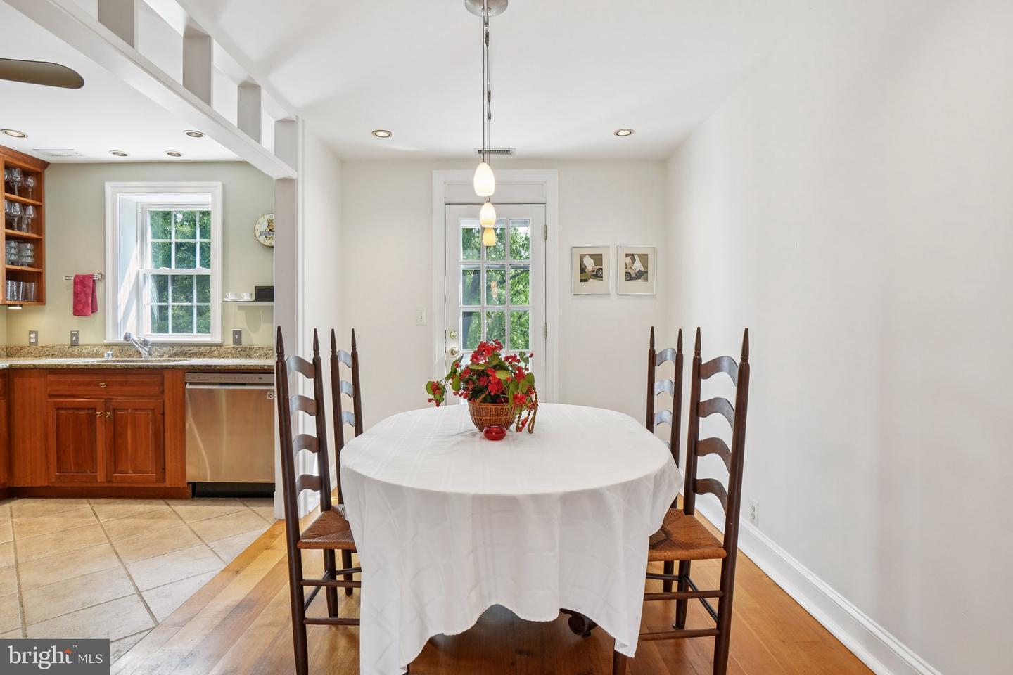 2862 S BUCHANAN ST S #B2, ARLINGTON, Virginia 22206, 3 Bedrooms Bedrooms, ,2 BathroomsBathrooms,Residential,For sale,2862 S BUCHANAN ST S #B2,VAAR2057540 MLS # VAAR2057540