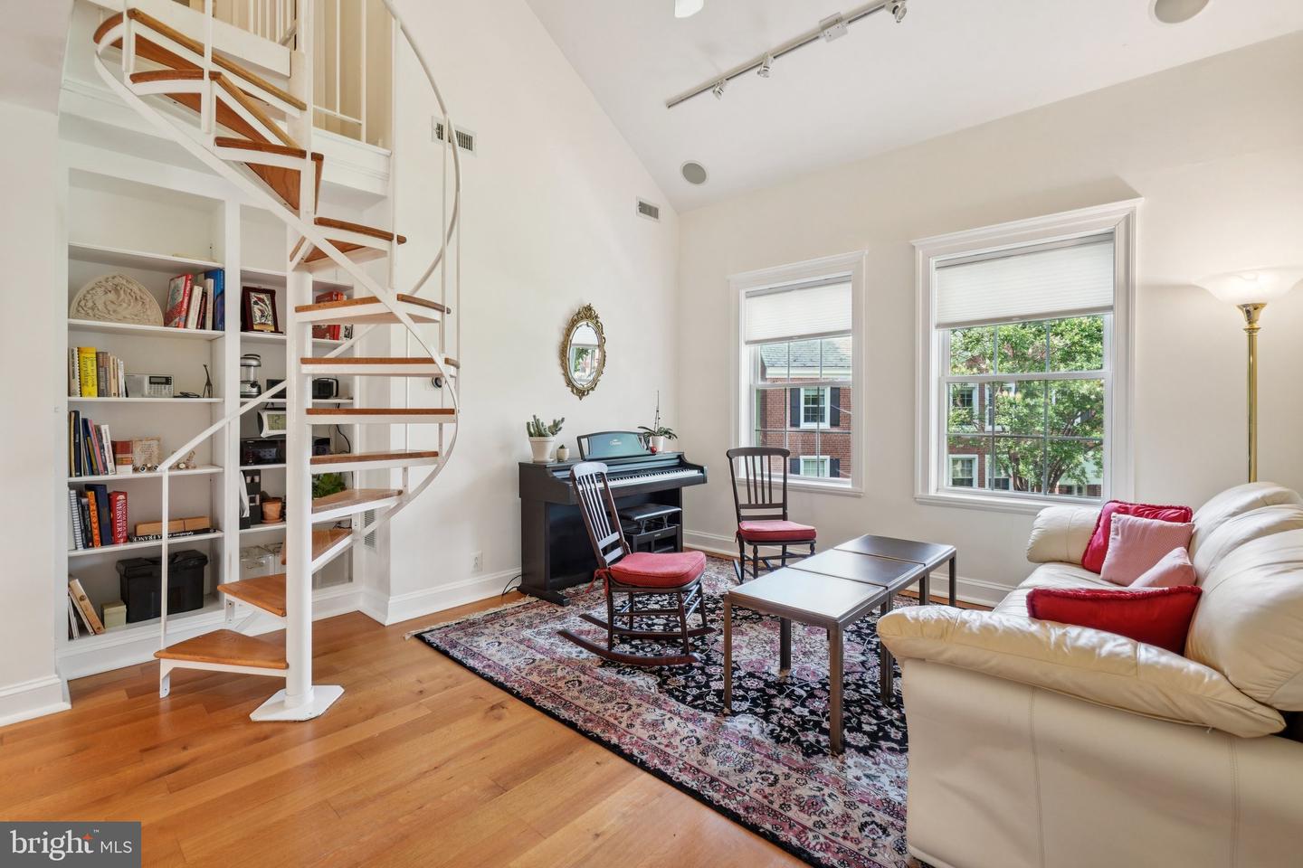 2862 S BUCHANAN ST S #B2, ARLINGTON, Virginia 22206, 3 Bedrooms Bedrooms, ,2 BathroomsBathrooms,Residential,For sale,2862 S BUCHANAN ST S #B2,VAAR2057540 MLS # VAAR2057540