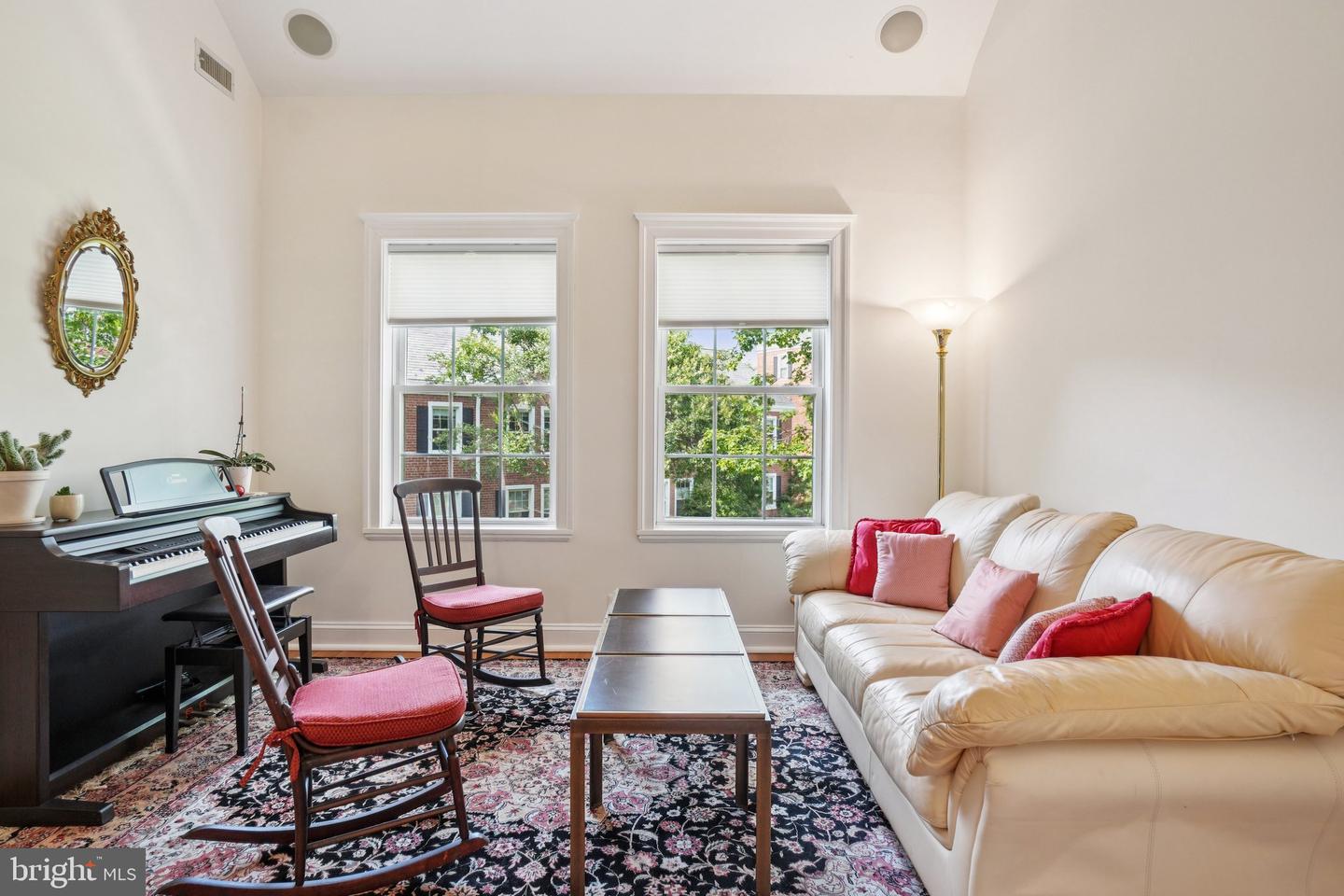 2862 S BUCHANAN ST S #B2, ARLINGTON, Virginia 22206, 3 Bedrooms Bedrooms, ,2 BathroomsBathrooms,Residential,For sale,2862 S BUCHANAN ST S #B2,VAAR2057540 MLS # VAAR2057540