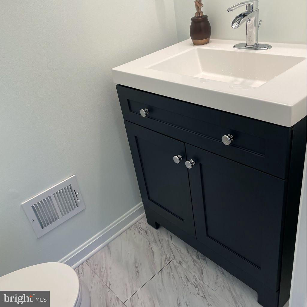 25872 FLINTONBRIDGE DR, CHANTILLY, Virginia 20152, 4 Bedrooms Bedrooms, ,3 BathroomsBathrooms,Residential,For sale,25872 FLINTONBRIDGE DR,VALO2097222 MLS # VALO2097222
