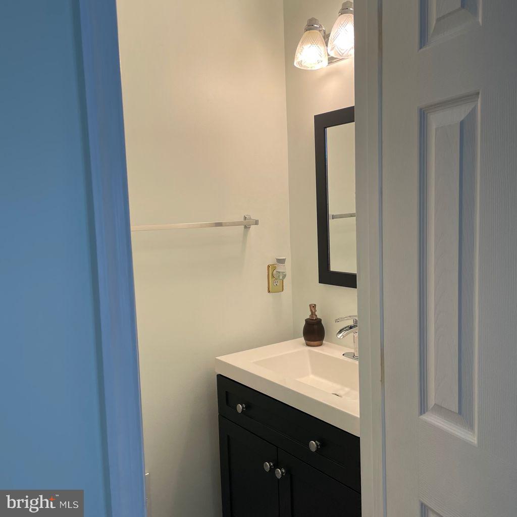 25872 FLINTONBRIDGE DR, CHANTILLY, Virginia 20152, 4 Bedrooms Bedrooms, ,3 BathroomsBathrooms,Residential,For sale,25872 FLINTONBRIDGE DR,VALO2097222 MLS # VALO2097222