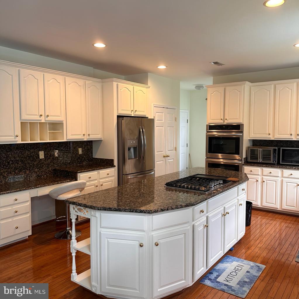 25872 FLINTONBRIDGE DR, CHANTILLY, Virginia 20152, 4 Bedrooms Bedrooms, ,3 BathroomsBathrooms,Residential,For sale,25872 FLINTONBRIDGE DR,VALO2097222 MLS # VALO2097222