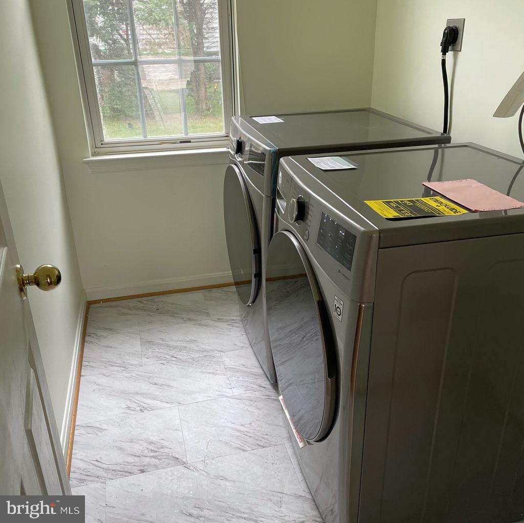 25872 FLINTONBRIDGE DR, CHANTILLY, Virginia 20152, 4 Bedrooms Bedrooms, ,3 BathroomsBathrooms,Residential,For sale,25872 FLINTONBRIDGE DR,VALO2097222 MLS # VALO2097222