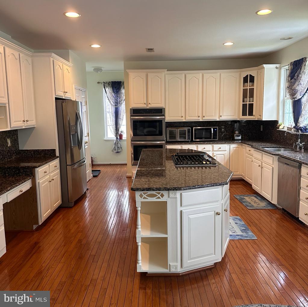 25872 FLINTONBRIDGE DR, CHANTILLY, Virginia 20152, 4 Bedrooms Bedrooms, ,3 BathroomsBathrooms,Residential,For sale,25872 FLINTONBRIDGE DR,VALO2097222 MLS # VALO2097222