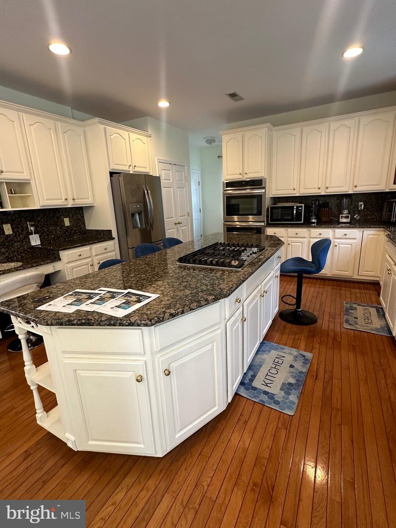 25872 FLINTONBRIDGE DR, CHANTILLY, Virginia 20152, 4 Bedrooms Bedrooms, ,3 BathroomsBathrooms,Residential,For sale,25872 FLINTONBRIDGE DR,VALO2097222 MLS # VALO2097222