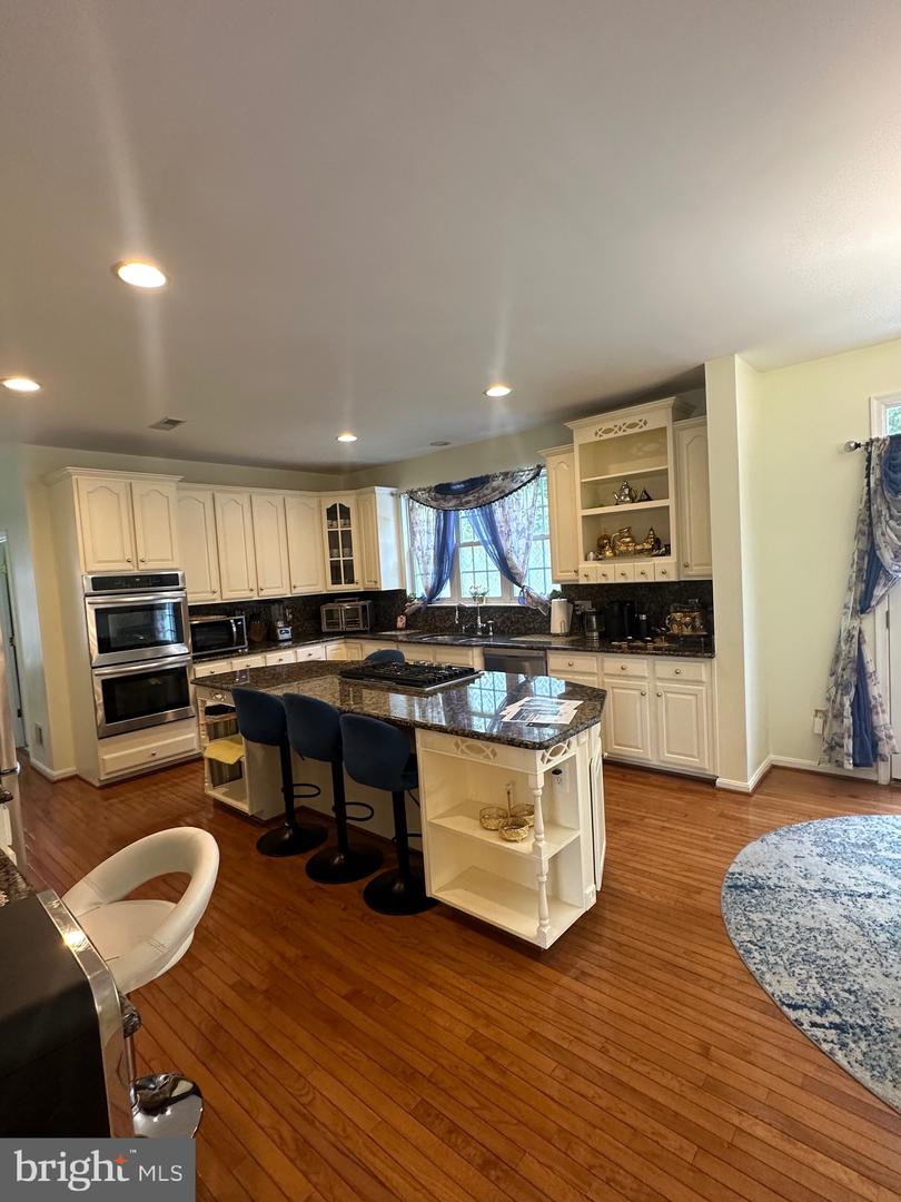 25872 FLINTONBRIDGE DR, CHANTILLY, Virginia 20152, 4 Bedrooms Bedrooms, ,3 BathroomsBathrooms,Residential,For sale,25872 FLINTONBRIDGE DR,VALO2097222 MLS # VALO2097222