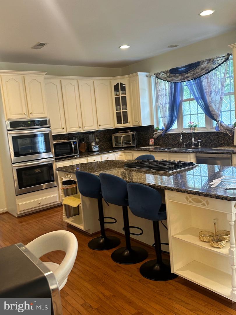 25872 FLINTONBRIDGE DR, CHANTILLY, Virginia 20152, 4 Bedrooms Bedrooms, ,3 BathroomsBathrooms,Residential,For sale,25872 FLINTONBRIDGE DR,VALO2097222 MLS # VALO2097222